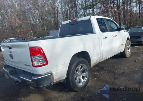 2020 Ram 1500 Big Horn 4X4 6'4 Box z USA, uszkodzony, nr VIN 1C6SRFBT3LN248041